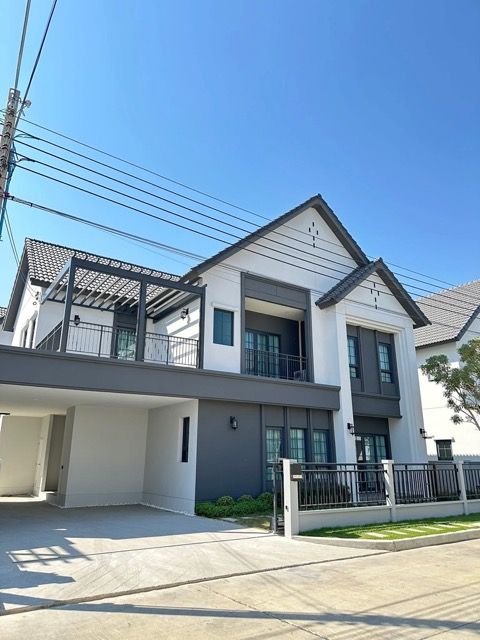 - ให้เช่าบ้านหรูหลังใหญ่สุดในโครงการ Centro บางนา (เฟส 2) แต่งครบพร้อมอยู่ ใกล้ Mega Bangna และรร.นานาชาติชื่อดัง