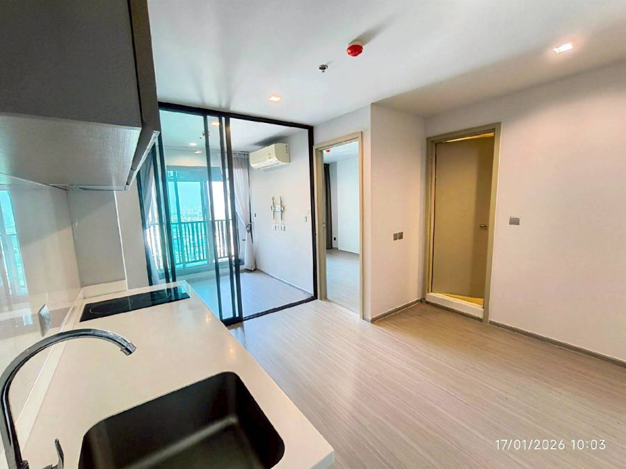 - ขายห้องใหม่ไม่เคยเข้าอยู่ ไลฟ์ ลาดพร้าว ติดBTS ห้าแยกลาดพร้าว