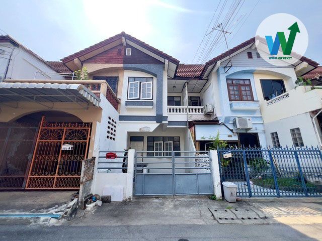 - ขายทาวน์เฮ้าส์พร้อมอยู่ 2 ห้องนอน 2ห้องน้ำ 1 ห้องครัว 2ที่จอดรถ หมู่บ้านวังทองวิลเลจ 2 ซอยเสรีไทย33 บึงกุ่ม บางกะปิ 18 ตร.ว ราคาถูก