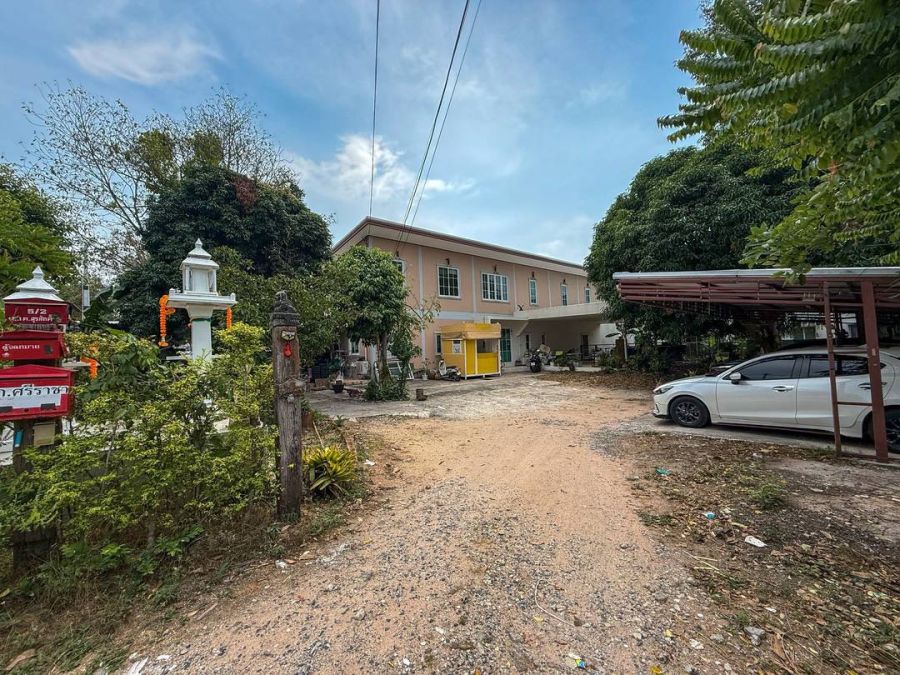 - ขายโฮมออฟฟิศศรีราชา ทำเลดี ลงทุนปล่อยเช่า หรือออฟฟิศคุ้มมาก