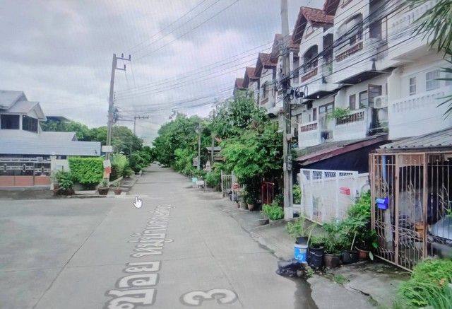 - ทาวน์เฮ้าส์ 3ชั้น พื้นที่ 17 ตารางวา ซอยวัดกู้ ใกล้รร.อัมพรไพศาล