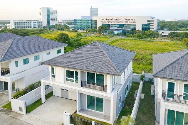 - ให้เช่าคฤหาสน์ 4 นอน ตลาดหนองจอก 1 กม. ม.เทคโนโลยีมหานคร บิ๊กซี หนองจอก 400 ม.3 น้ำ ใกล้แม็คโคร 800 ม. 50 ตร.วา. บ้านเดี่ยว 2 ชั้น