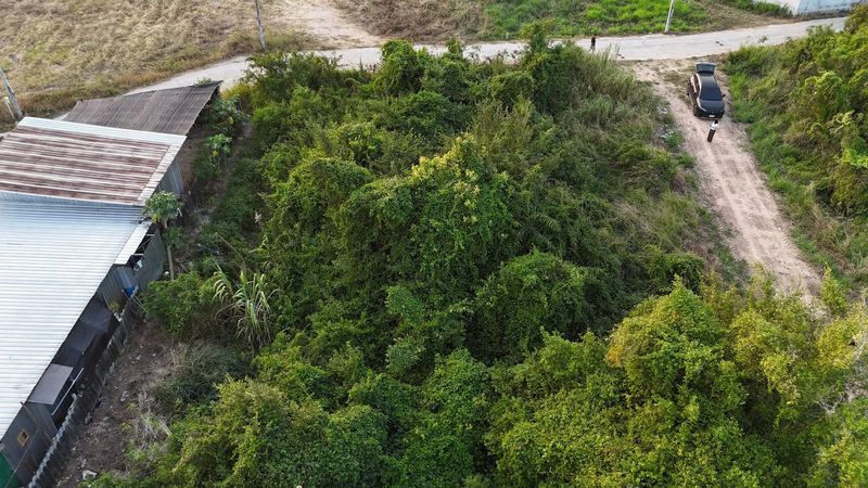 - ขายที่ดินเปล่า ทำเลนาพร้าว ศรีราชา ชลบุรี ราคาสุดคุ้ม