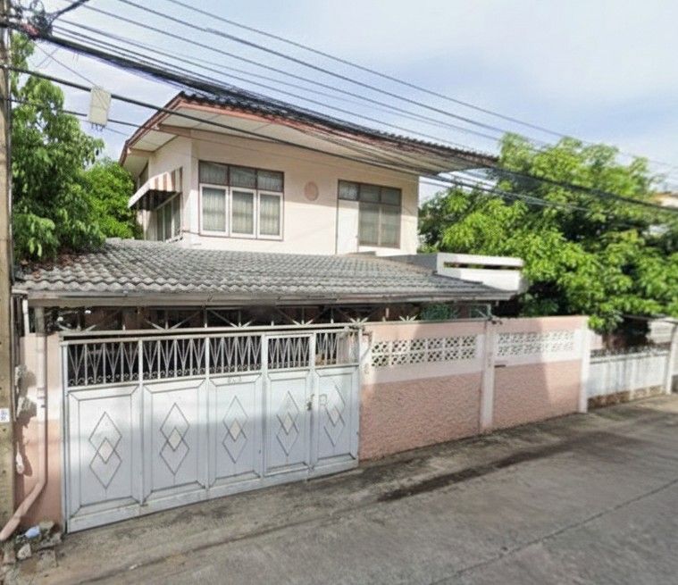 - ขายบ้านใกล้เซ็นทรัล พระราม 9 บ้านแฝด 2 ชั้น รัชดาภิเษก ซอย 3