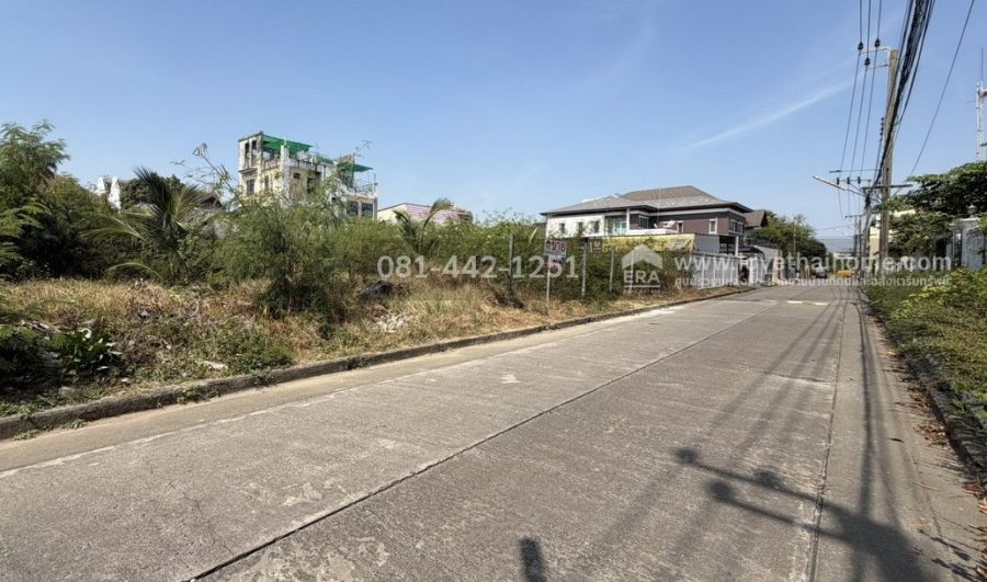 - ขายที่ดิน ถนนสุขุมวิท70/3 หมู่บ้านนภาลัย พื้นที่ 232 ตรว. ขายเพียงแค่ 145,000 บาท/ตรว.เท่านั้น พื้นที่ขนาดประมาณนี้แต่ขายราคาเพียงเท่านี้ไม่มีอีกแล้ว