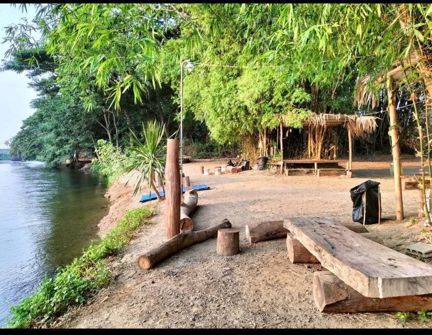 - ขายที่ติดแม่น้ำเพชรบุรี เนื้อที่ 7 ไร่ 1 งาน อยู่ที่ ต. กลัดหลวง อำเภอ ท่ายาง จังหวัดเพชรบุรี