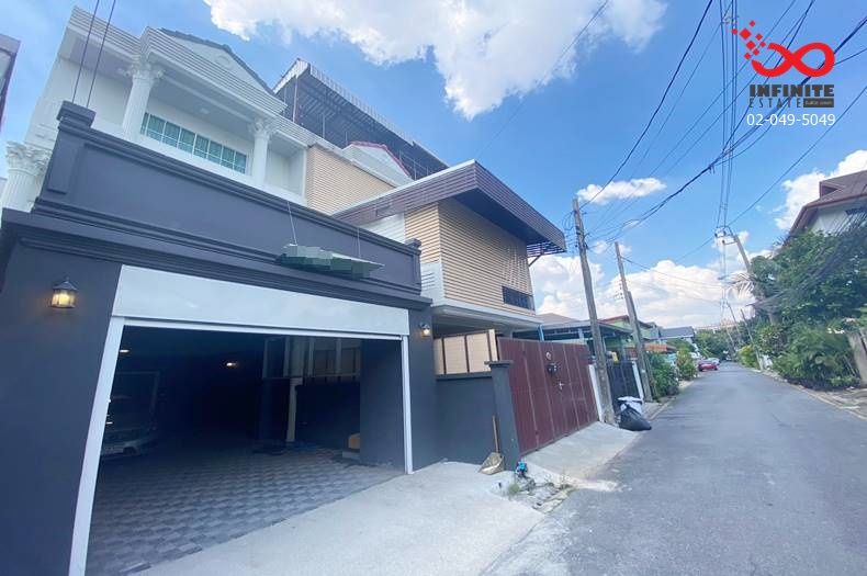 - ขายทาวน์โฮม 3 ชั้น 38 ตารางวา ลาดพร้าว42 ถนนลาดพร้าว สวย พร้อมอยู่