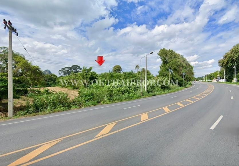 - ที่ดินติดถนนใหญ่ ต.นิคมสร้างตนเอง เมืองลพบุรี