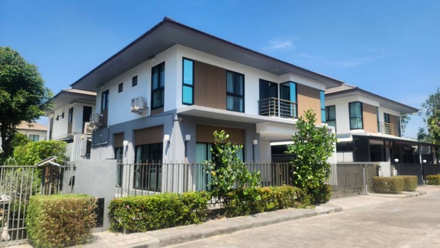 - ให้เช่า บ้านเดี่ยว 2 ชั้น โครงการ ลุมพินี สวนหลวง ร.9 ถนนเฉลิมพระเกียรติ ร.9 เฟอร์นิเจอร์ครบ ราคา 99,900 บาท/เดือน