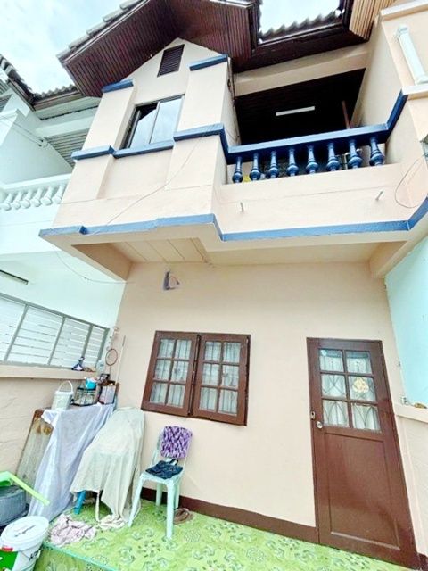 - ตลาดบางบอน 1.1 กม. ทาวน์เฮ้าส์ 2 ชั้น เอกชัย 117-121 ให้เช่า 2นอน 1น้ำ ใกล้บิ๊กซีบางบอน รร.สารสาสน์วิเทศบางบอน 1.2กม. 18 ตร.วา. 144 ตร.ม.