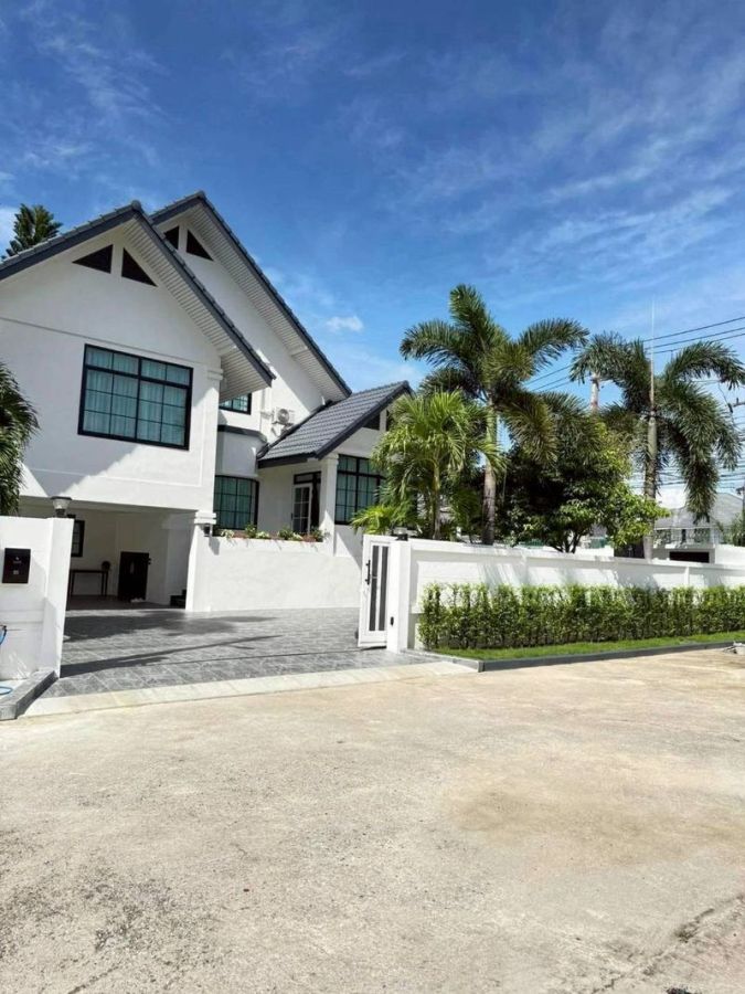 - ขายบ้านเดี่ยวหลังใหญ่ พัทยาปาร์คฮิลล์ หนองใหญ่2 ใกล้เมืองพัทยา