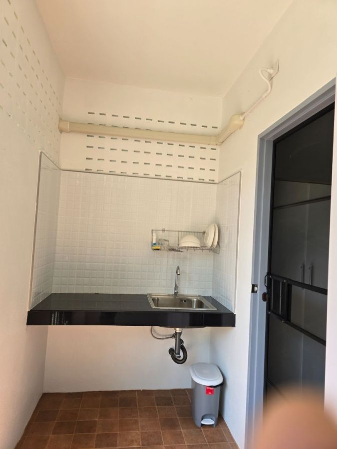 - ขายเกสต์เฮาส์พร้อมร้านกาแฟ บรรยากาศบ้านสวน ทำเลดี ติดถนนใหญ่ อ.เสริมงาม จ.ลำปาง