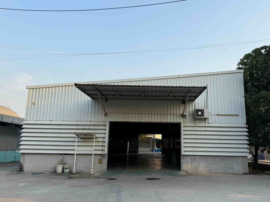 - ให้เช่าโกดัง พร้อมออฟฟิศ ย่านหนองตำลึง ขนาด 400 ตรม. อ.พานทอง จ.ชลบุรี