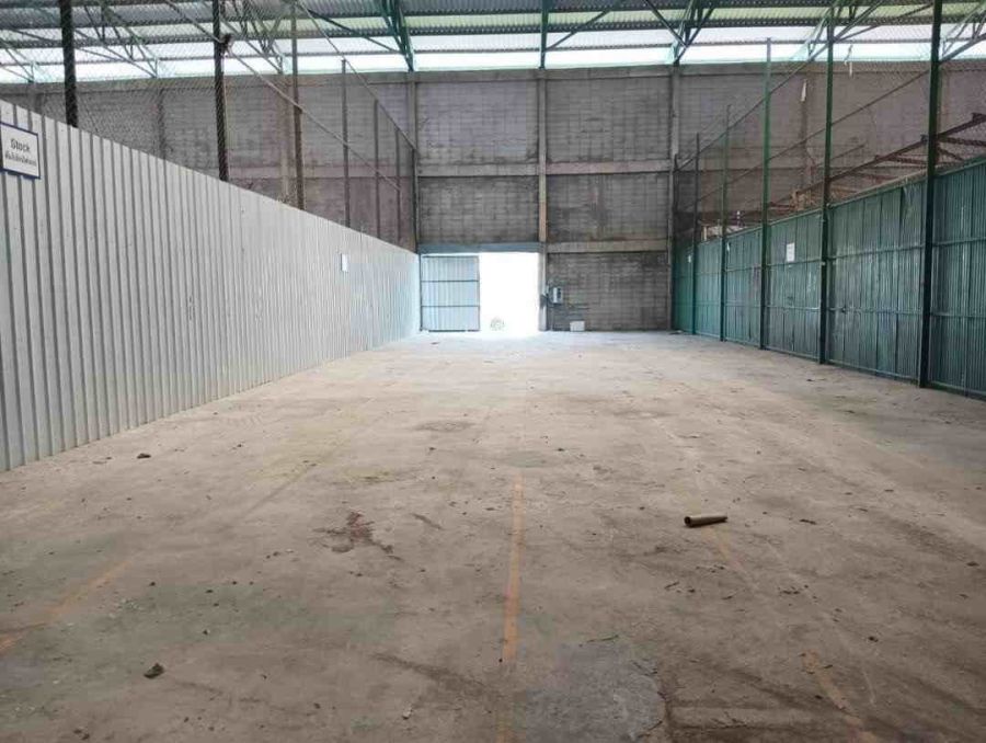 - โกดังอ่อนนุช ขนาด 450 ตรม. ย่านอ่อนนุช กรุงเทพฯ