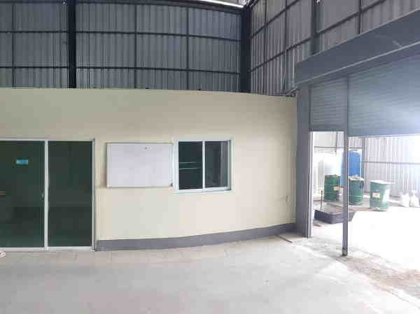 - ให้เช่าโกดัง โรงงาน พร้อมออฟฟิศา ย่านบางปลา ขนาด 400 ตรม.