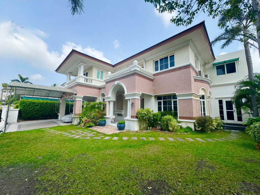 - โครงการ ลดาวัลย์ สุขุมวิท 103 บ้านเดี่ยวแปลงมุม 143 ตารางวา 5 นอน 5 น้ำ ตกแต่งบิ้วท์อินทั้งหลัง