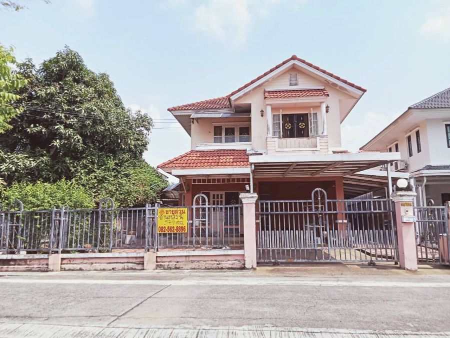 - ขายบ้านเดี่ยว 2 ชั้น หมู่บ้านดุสิตบุรี ใกล้ตลาดบัวทอง