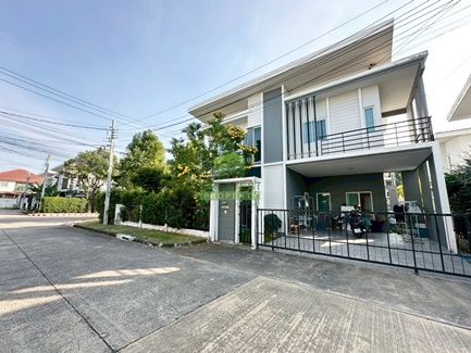 - หมู่บ้าน คาซ่าซิตี้ ดอนเมือง Casa City Donmueang ขายด่วน บ้านเดี่ยว 2 ชั้น เนื้อที่ 50.10 ตร.ว สวย แต่งครบ พร้อมอยู่ เดินทางสะดวก ใกล้สนามบินดอนเมือง