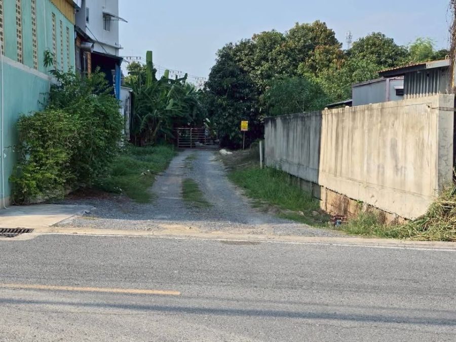 - ขายด่วนที่ดินใกล้รร.อนุบาลบางใหญ่ 59 ตารางวา ซอย โรงเรียนอนุบาลบางใหญ่ อ.บางใหญ่ จ.นนทบุรี