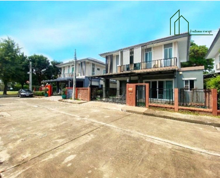 - ให้เช่าบ้านเดี่ยว 2 ชั้น หมู่บ้านภัสสรเพรสทีจลุกซ์ พัฒนาการ 44