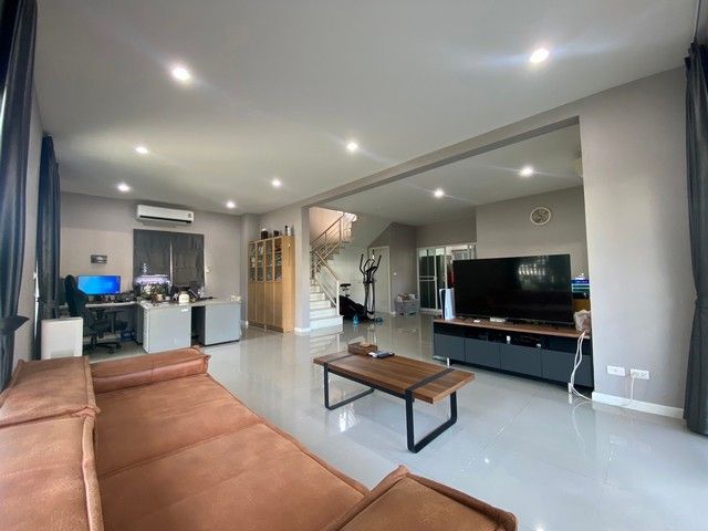 - ด่วน ลดต่ำกว่าทุน บ้านเดี่ยวหลังมุม The Plant Onnut-Motorway ขายขาดทุน 4.8 ล้าน บ้านไซค์ใหญ่ แถมเฟอร์นิเจอร์ ฟรีโอน