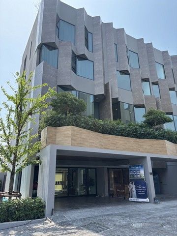 - ขายบ้านหรู 4.5 ชั้น พร้อม Rooftop และสระว่ายน้ำส่วนตัว ย่านสุขุมวิท แบริ่ง ทำเลศักยภาพ ใจกลางเมือง