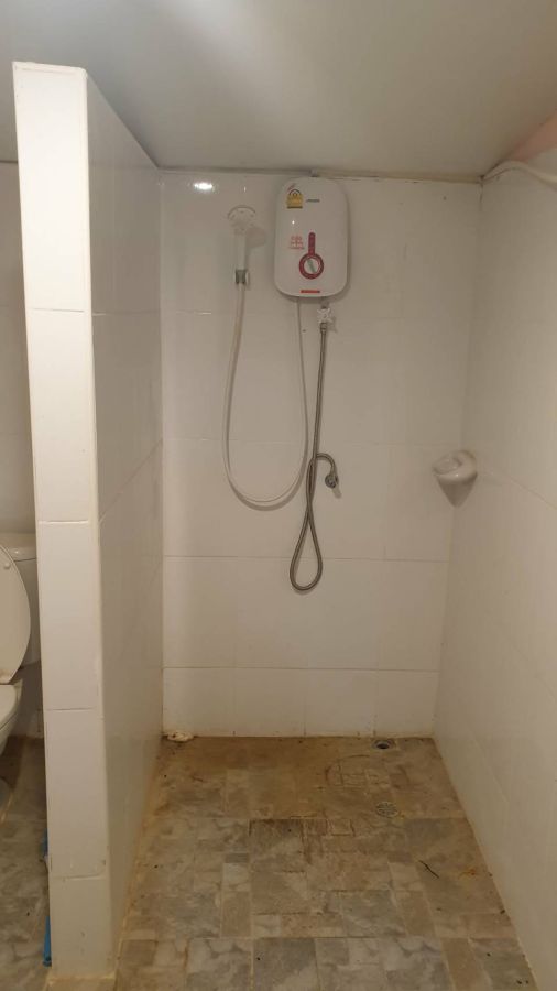 - ขายถูกมาก!! บ้านสวนพร้อมที่ดิน 11 ไร่ พร้อมบ่อน้ำ 3 บ่อ อ.จอมบึง จ.ราชบุรี ใกล้อ่างเก็บน้ำห้วยไม้เต็ง ม.ราชภัฏจอมบึง