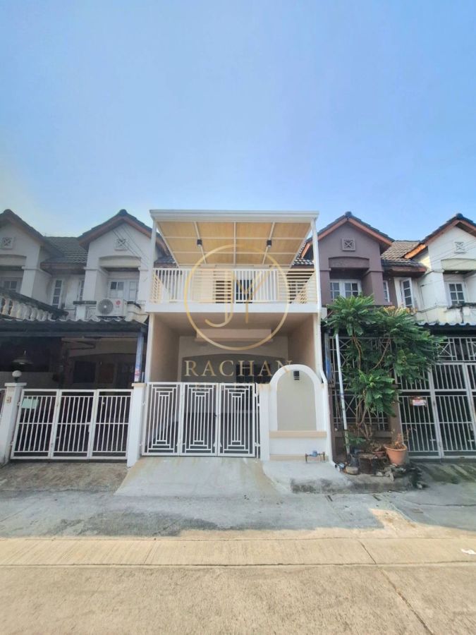 - ขายด่วน ทาวน์เฮาส์ 2 ชั้น หมู่บ้านลุมพินี บางบัวทอง เนื้อที่ 17 ตร.ว