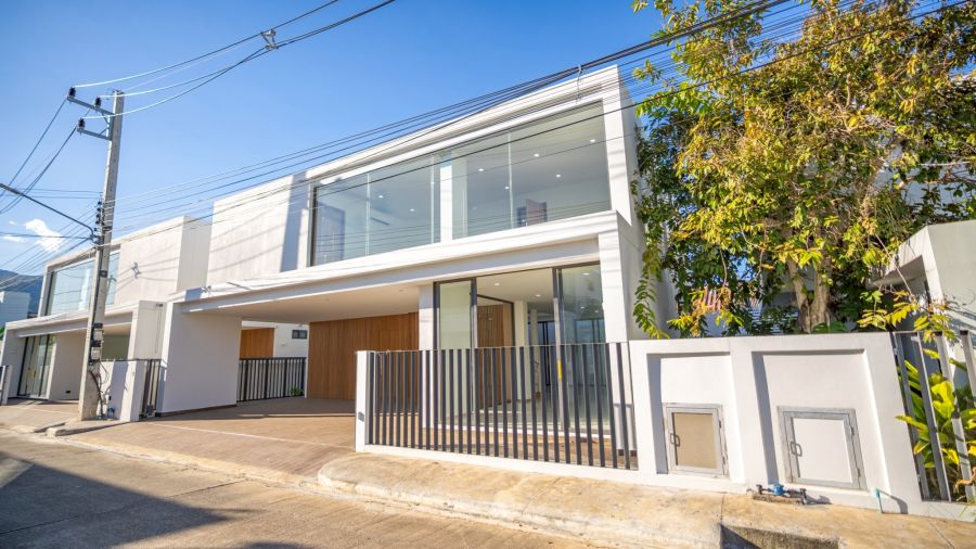 - ขายบ้านเดี่ยว 2 ชั้น ในเมือง นิมมาน เชียงใหม่ ทำเลดี เดินทางสะดวก