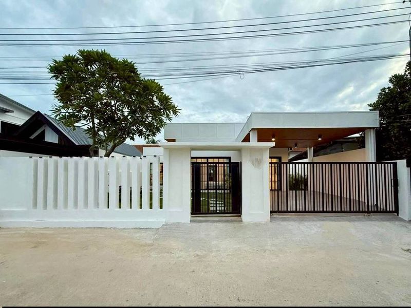 - ขายให้เช่าพลูวิลล่าสร้างใหม่ ใกล้สวนสุขภาพหนองปรือ บางละมุง ชลบุรี