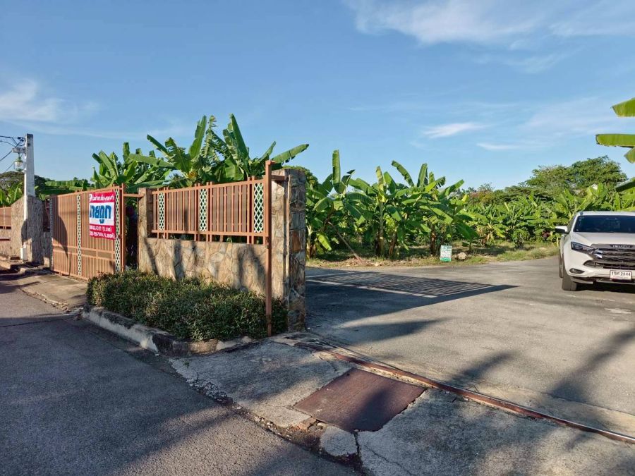 - ขายที่ดินเปล่า 3 ไร่ 133 ตร.ว. ติดถนนบางบอน 4 เขตหนองแขม