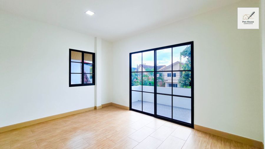 - บ้านเดี่ยว 2ชั้น 4 นอน 2น้ำ รีโนเวทใหม่ สไตล์อบอุ่น | เสริมศิริวิลเลจ