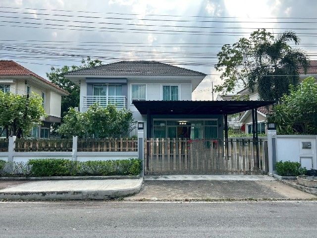 - ขายถูกบ้านเดี่ยว หมู่บ้านมณีรืนทร์เลคแอนด์พาร์ค เมืองปทุมธานี จ.ปทุมธานี หิ้วกระเป๋าอยู่ได้เลย