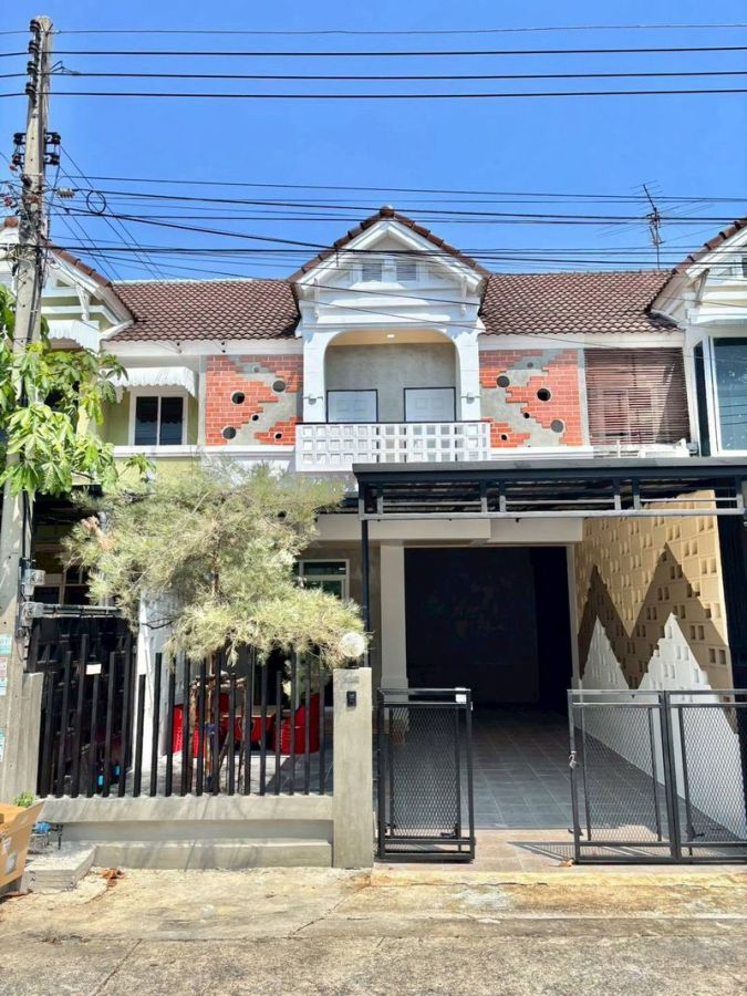 - ขายทาวน์เฮ้าส์ 2 ชั้น หมู่บ้าน ปิยวรารมย์ คลอง 4 เนื้อที่ 24 ตารางวา 3 ห้องนอน ตำบลบึงยี่โถ อำเภอธัญบุรี จังหวัดปทุมธานี