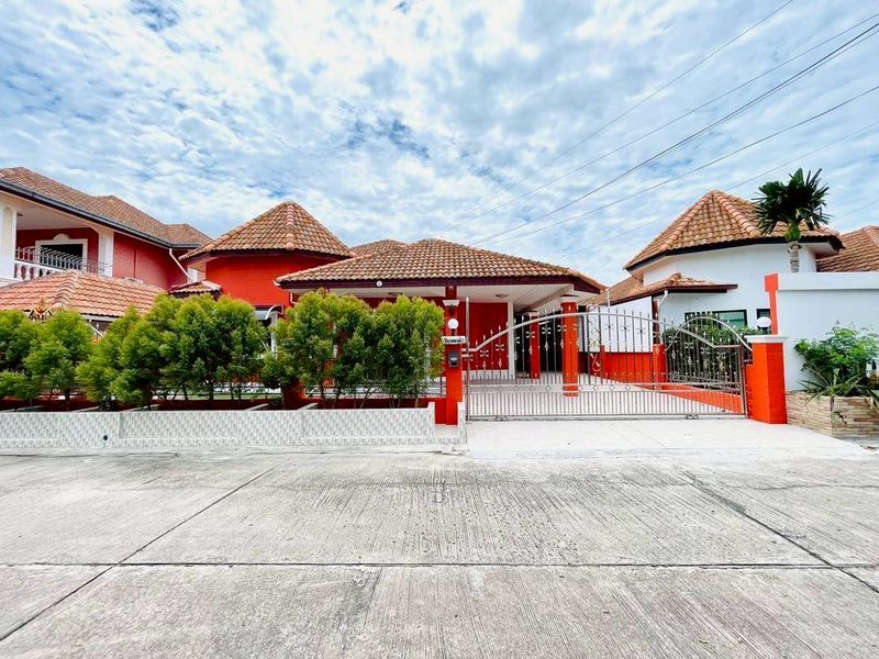 - ขายบ้านเดี่ยวพัทยา รีโนเวทใหม่ ซอยเนินพลับหวาน ใกล้เมือง