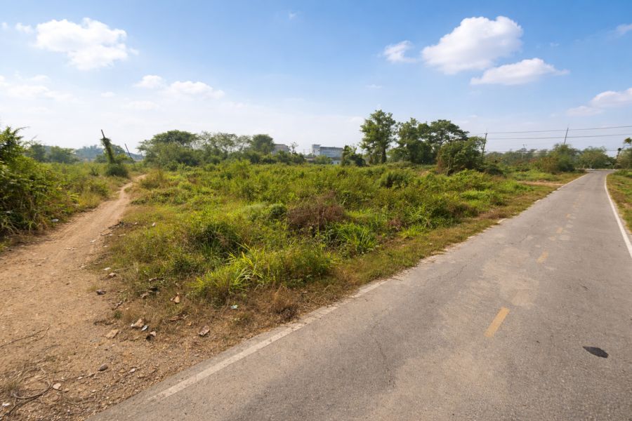 - ขายที่ดิน 70 ตารางวา ในซอย ศรีสง่า ปงแสนทอง เมืองลำปาง