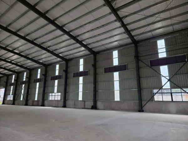 - ให้เช่าโรงงานโกดังพร้อมออฟฟิศ ย่านหนองใหญ่ชลบุรี ขนาด 3,000 ตรม. ติดเครนได้