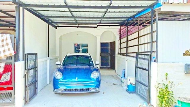 - รีโนเวทใหม่ Jass รามคำแหง รร.เตรียมอุดมศึกษาน้อมเกล้า 900 ม. ทาวน์เฮาส์ 2 ชั้น 2 นอน 2 น้ำ 17 ตร.ว. 136 ตร.ม.