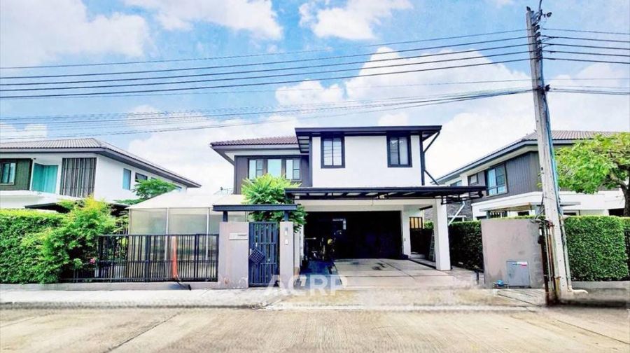 - ขายบ้านเดี่ยว 2 ชั้น หมู่บ้าน มัณฑนา บางนา กม.7 ซอย ราชวินิตบางแก้ว ใกล้เมกาบางน