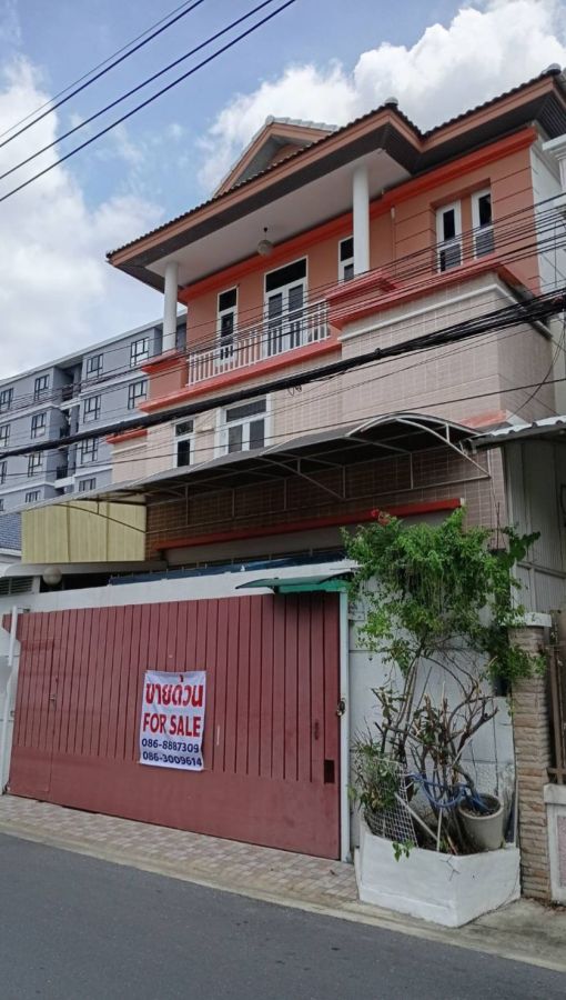 - ขายบ้านเดี่ยว 3 ชั้น ม.ชัยณรงค์ เนื้อที่ 63 ตรว. ตกแต่งพร้อมอยู่