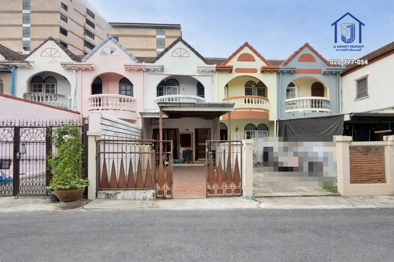 - ขายทาวน์เฮ้าส์ 2 ชั้น หมู่บ้านอัมรินทร์นิเวศน์ 2 ซอยนวมินทร์ 90 แยก 1 ใกล้รถไฟฟ้าสายสีชมพู