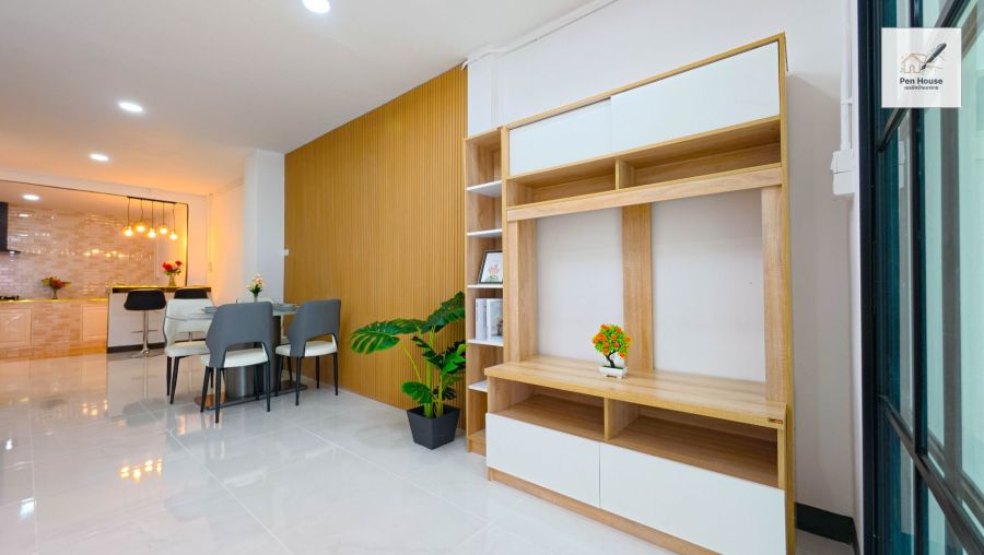 - ขาย) ทาวน์เฮ้าส์ 2 ชั้น พื้นที่ 16 ตร.วา 2 ห้องนอน 2 ห้องน้ำ หมู่บ้านสุภาวัลย์ เฟอนิเจอร์ครบ หิ้วกระเป๋าใบเดียวเข้าอยู่ได้เลย