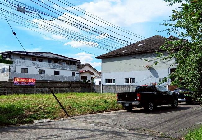 - ขายที่ดิน แฮปปี้แลนด์ หมู่บ้านเฟื่องฟ้า ถนนนวมินทร์ เขตบางกะปิ กรุงเทพมหานคร