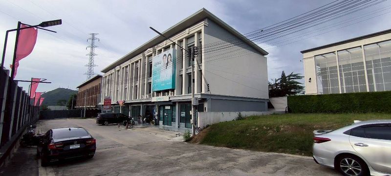 - ปล่อยเช่าอาคารพาณิชย์ ซอยอัสสัมชัญ-หนองค้อ 13 ศรีราชา ชลบุรี