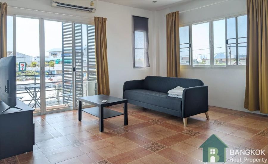 - ให้เช่าอพาร์ตเม้นท์ใน ม.สัมมากร รามคำแหง 112