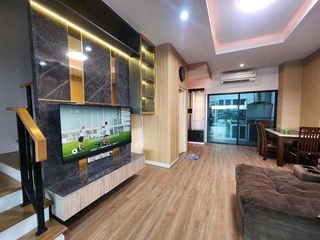 - จดทะเบียนบริษัทได้! เช่าทาวน์โฮม บ้านกลางเมือง พระราม 9-กรุงเทพกรีฑา เฟอร์ครบ พร้อมอยู่ ใกล้โรงเรียนนานาชาติชั้นนำ