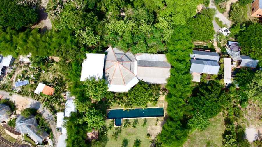 - ขาย / เช่า วิลล่าไม้ที่ไม่ซ้ำใครพร้อมสระว่ายน้ำและสวน ในแม่ริม เชียงใหม่ ใกล้โรงเรียนนานาชาติเปรม, โรงเรียนนานาชาติ NIS. (ดูแลสุขภาพแก้ว)