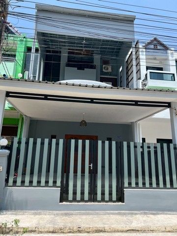 - ให้เช่าทาวโฮม ทาวน์อินทาวน์ ใกล้ทางด่วน เอกมัย รามอินทรา ใกล้แม็คโคร ศรีวรา ใกล้เซ็นทรัลอีสต์วิลล์ โรงเรียนบดินทราเดชา สิงห์ สิงหเสนี