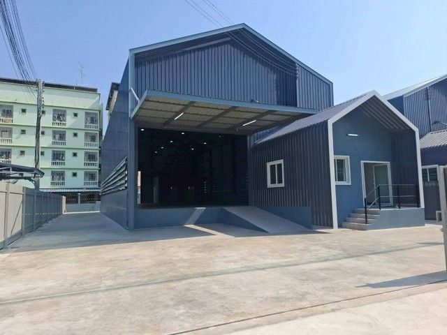 - ให้เช่าโกดัง ขนาด 194 ตรว. 345 ตารางเมตร ผังสีม่วงเข้ม สามารถขอ รง.4 ได้ ต.คลองหนึ่ง อ.คลองหลวง จ.ปทุมธานี