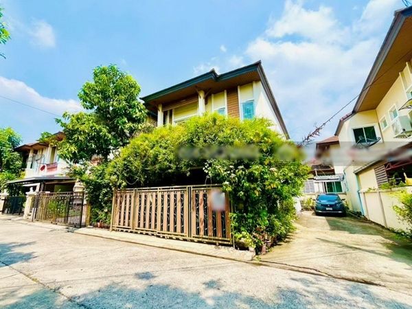 - ขายบ้านแฝด 2 ชั้น หมู่บ้านมายอิสระ พระราม5 บางศรีเมือง นนทบุรี พื้นที่ 33.3 ตรว. บ้านมุม เพียง 15 นาที ถึงรถไฟฟ้า